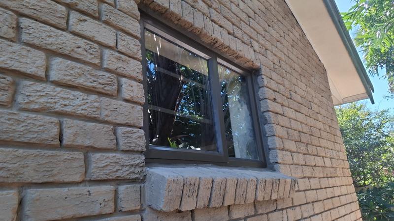 To Let 4 Bedroom Property for Rent in Bluewater Bay Eastern Cape